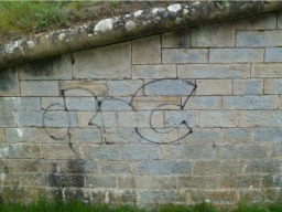 Superlimpiezas Leyre S. L. muro con grafiti